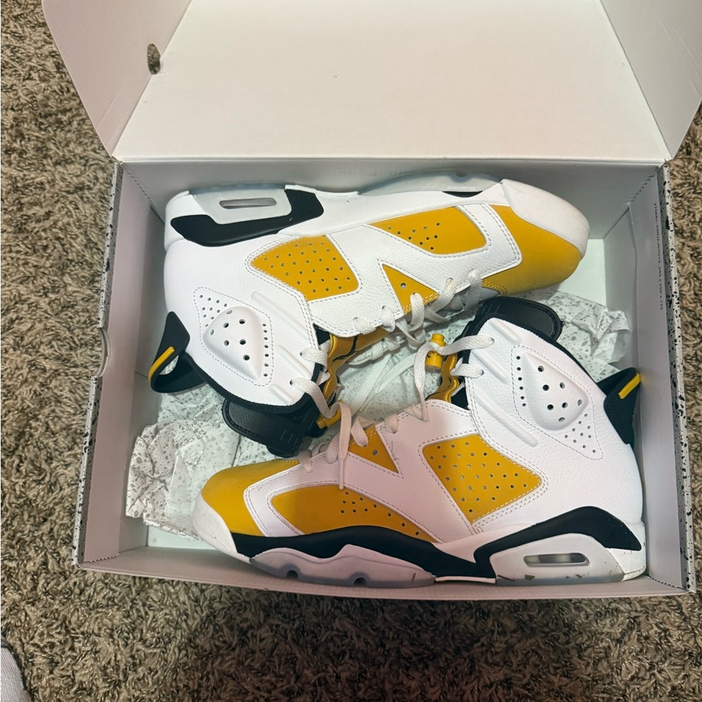 Jordan Kids White and Yellow Sneakers